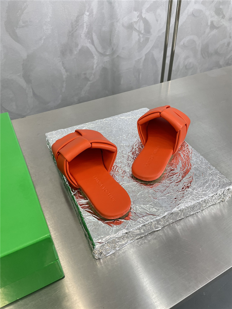 b0tt*ga Ven*ta large windmill block drag