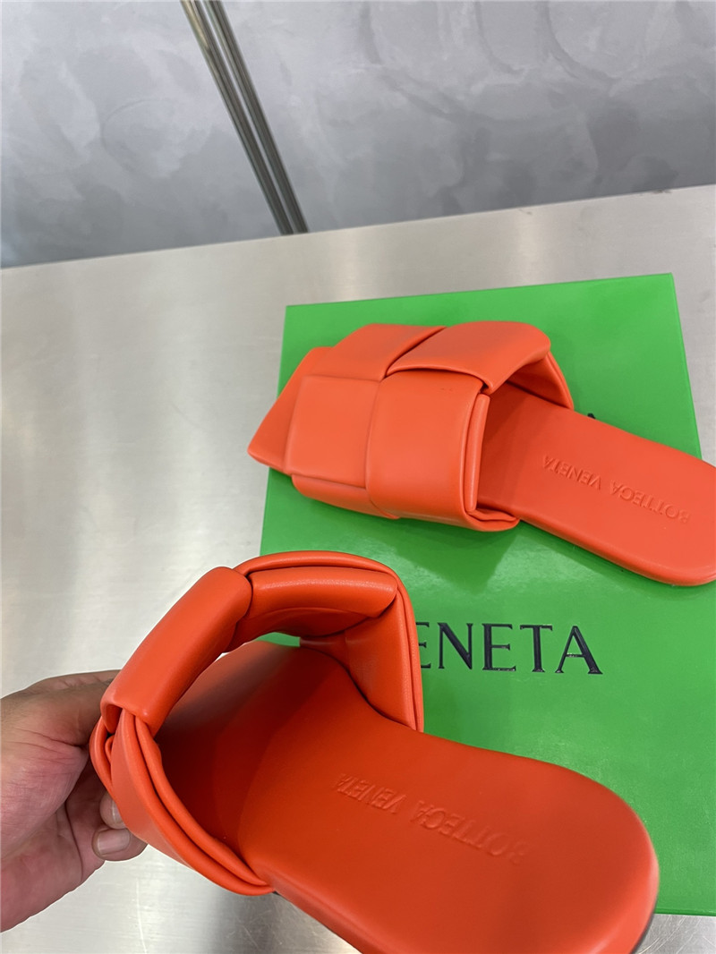 b0tt*ga Ven*ta large windmill block drag