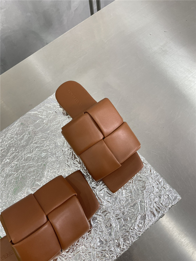 b0tt*ga Ven*ta large windmill block drag