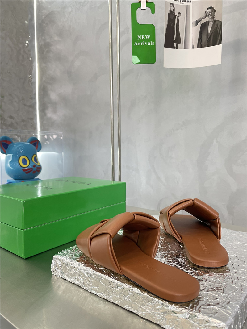 b0tt*ga Ven*ta large windmill block drag