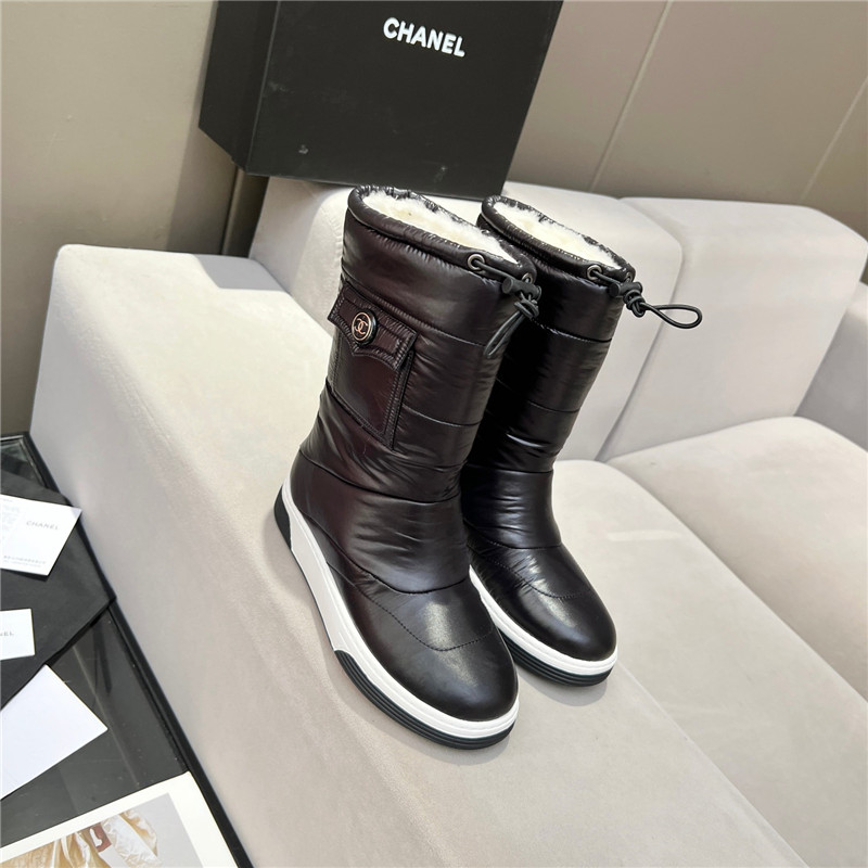 Ch**el leather shearling snow boots