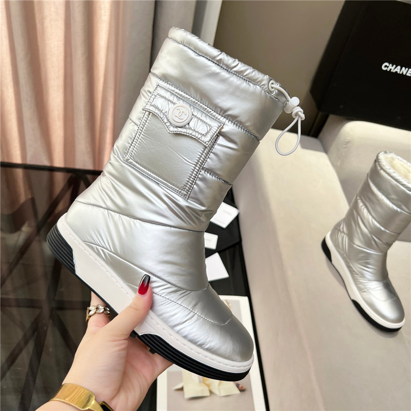 Ch**el silver leather shearling snow boots