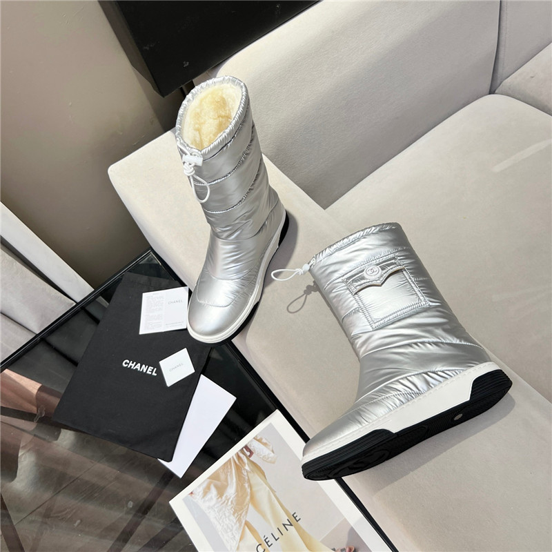 Ch**el silver leather shearling snow boots