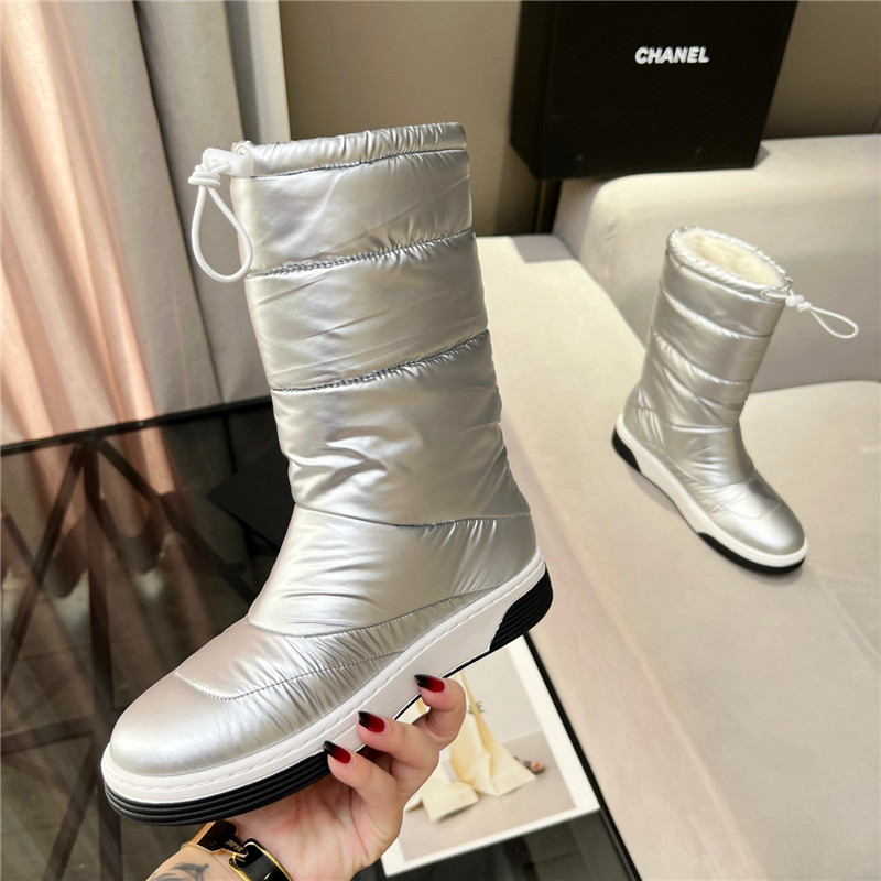 Ch**el silver leather shearling snow boots