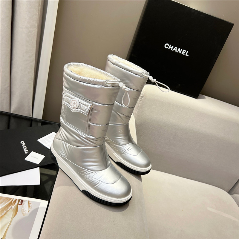 Ch**el silver leather shearling snow boots