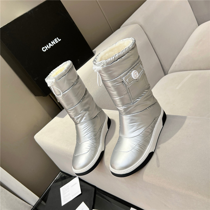 Ch**el silver leather shearling snow boots