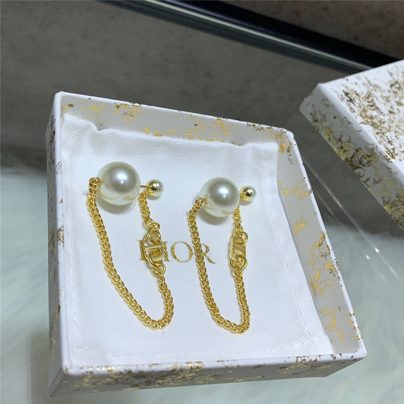 D10r cd chain tassel earrings