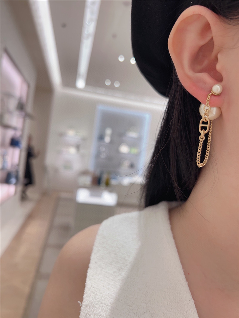 D10r cd chain tassel earrings
