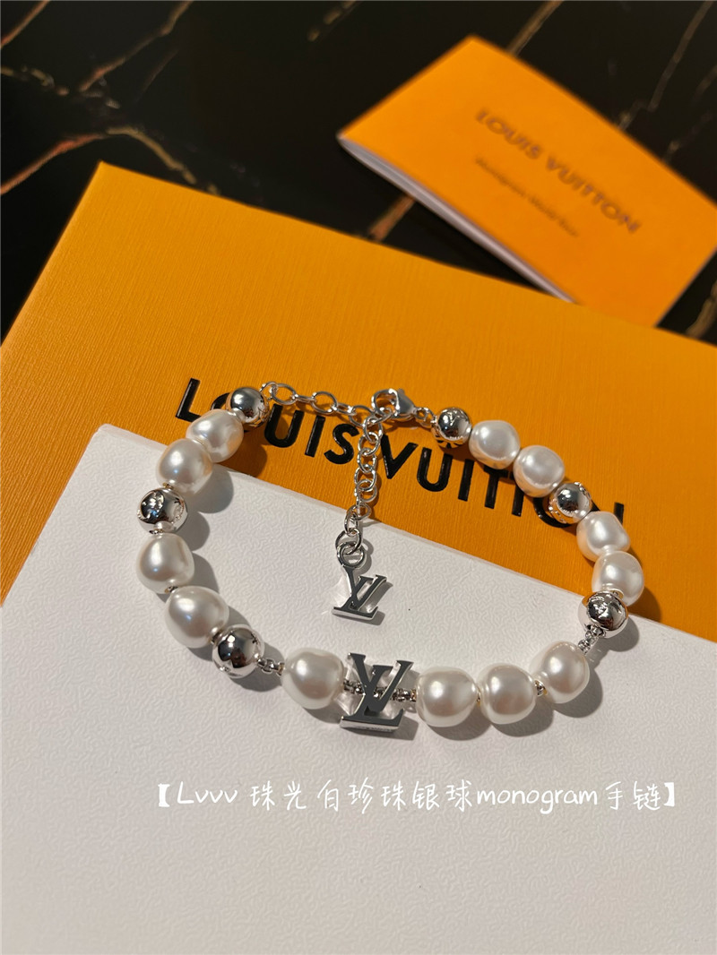 l0vis Vvtt0n lv pearl bracelet
