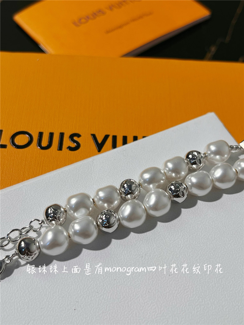 l0vis Vvtt0n lv pearl bracelet