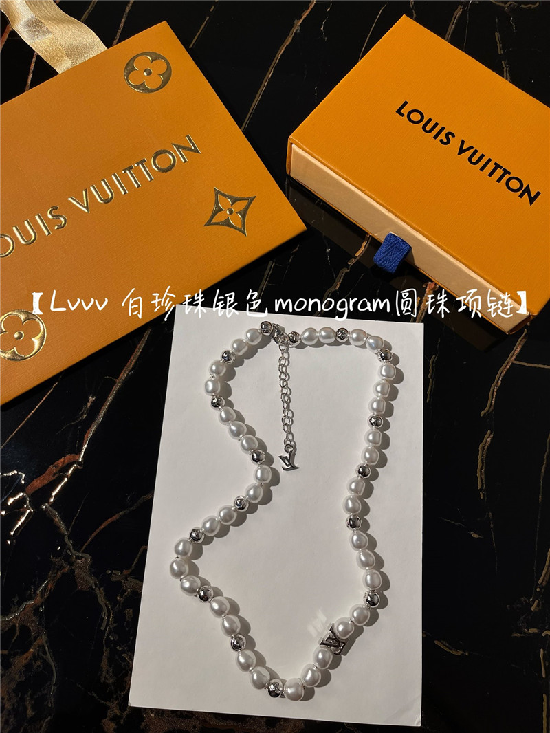 l0vis Vvtt0n lv logo pearl bracelet
