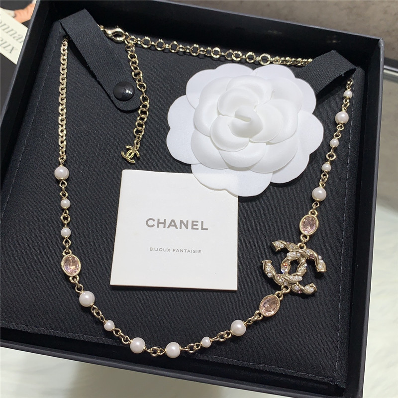 Ch**el pearl twist necklace