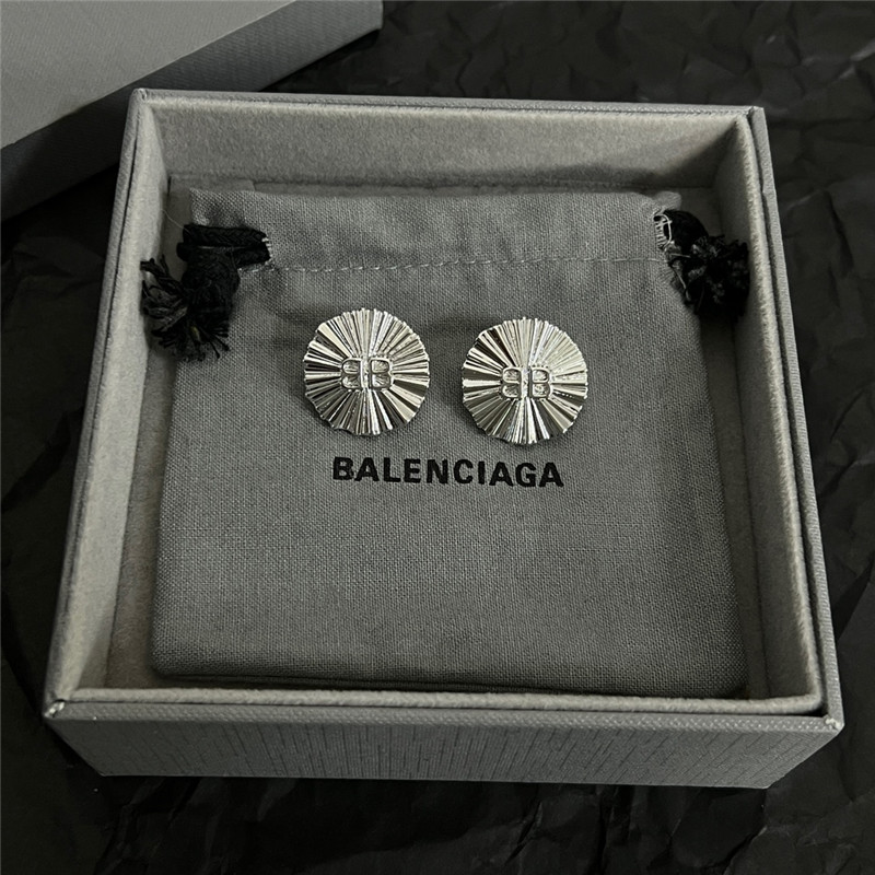 Ba1en*iaga new earrings