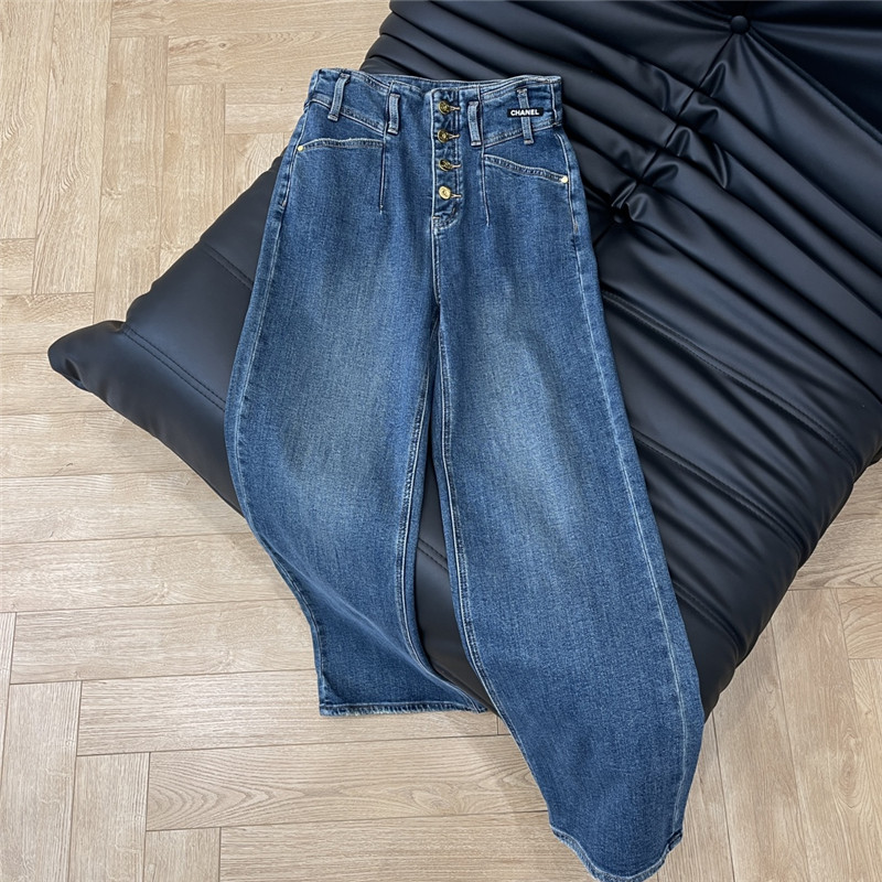 Ch**el buttoned high waist jeans
