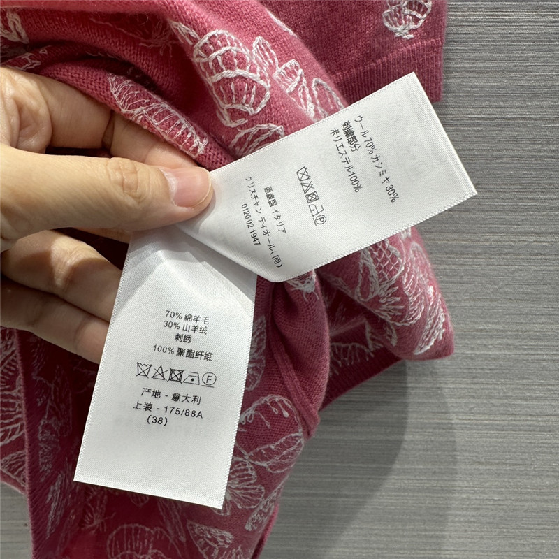 D10r pink embroidered short-sleeved sweater