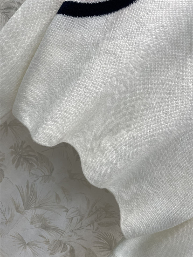 Gvc*1 turtleneck knitted sweater