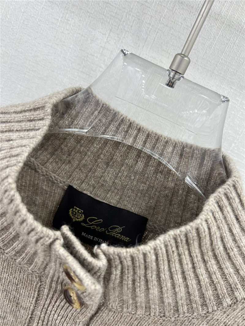 L0r0 P1ana stand collar cashmere sweater beige