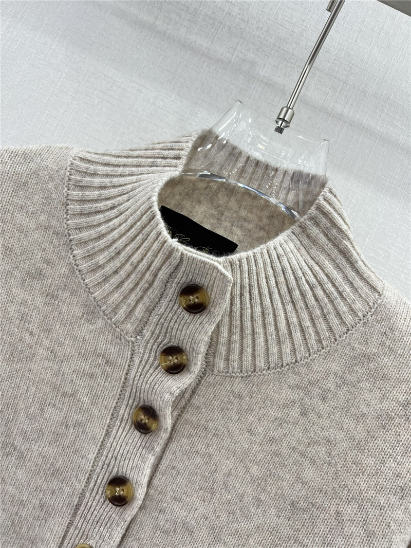 L0r0 P1ana light beige cashmere pullover sweater