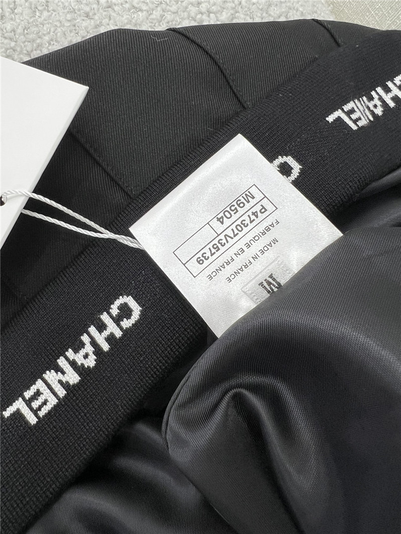 Ch**el waistband letter logo web pleated skirt