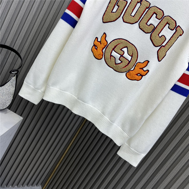 Gvc*1 logo colorblock knit sweater