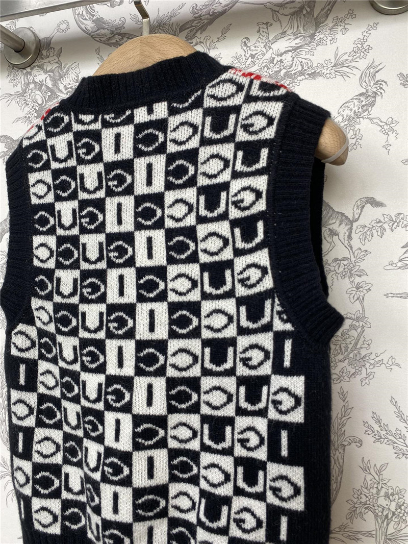 Gvc*1 monogram wool knitted vest