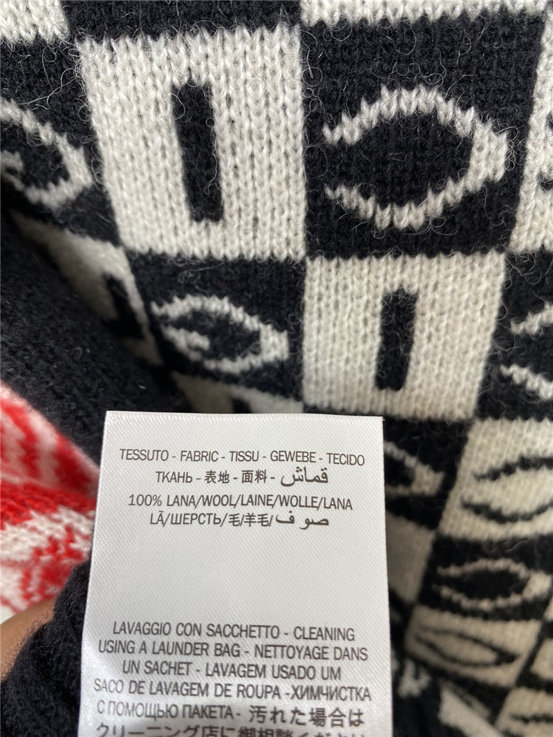 Gvc*1 monogram wool knitted vest