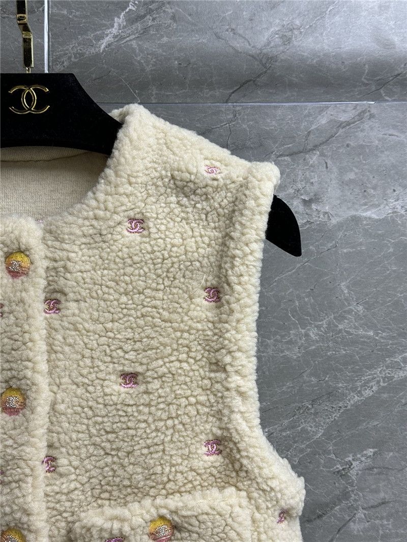 Ch**el logo embroidered lambswool vest