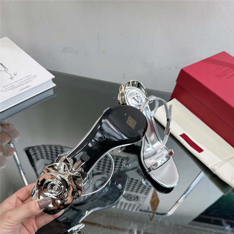 Va1e*ntin0 lacquered flower embellished high heel sandals