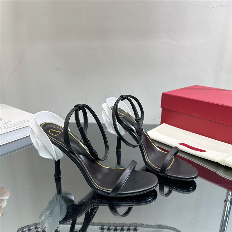 Va1e*ntin0 lacquered flower embellished high heel sandals