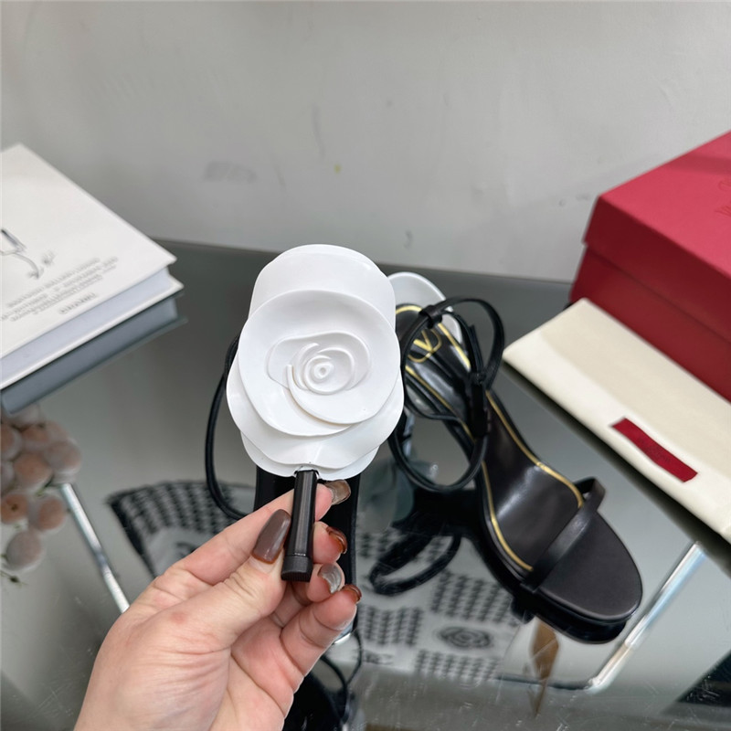 Va1e*ntin0 lacquered flower embellished high heel sandals