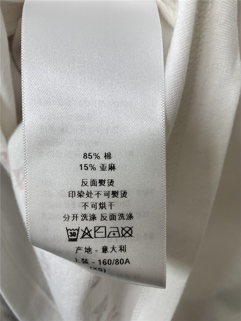 D10r valentine’s day limited butterfly t-shirt