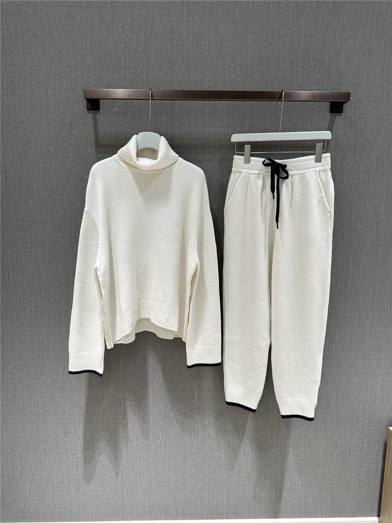 BC Bow British Threaded Cashmere Suit