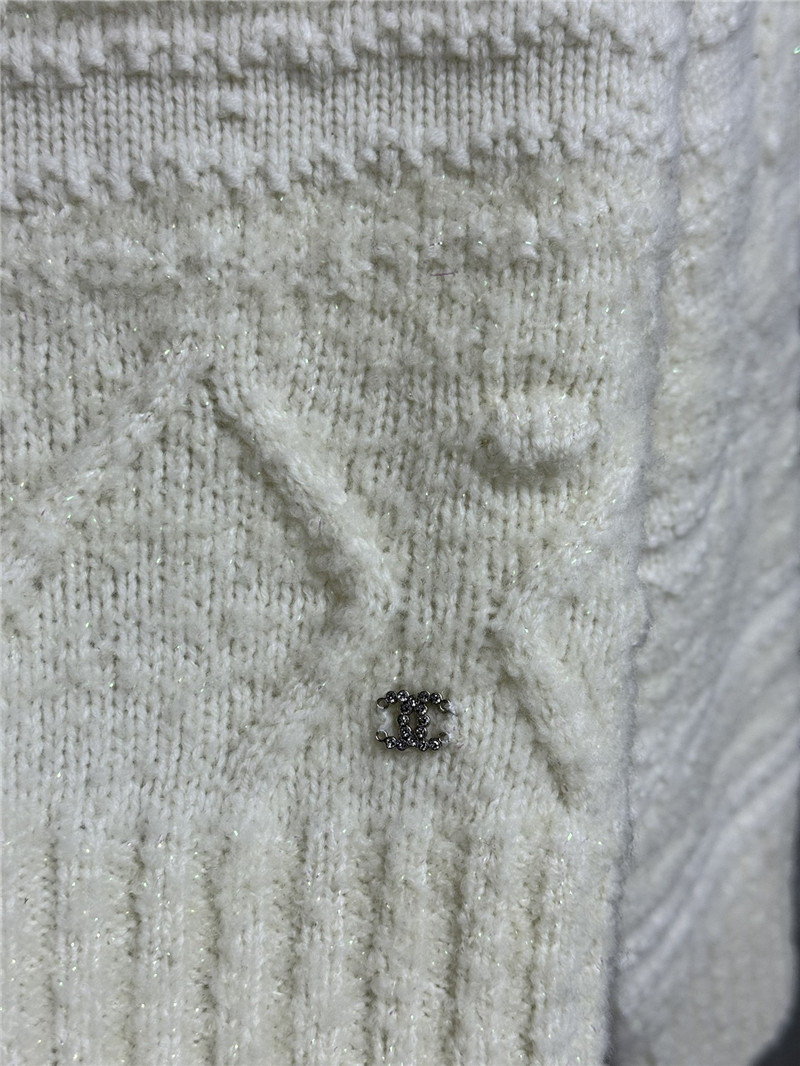 Ch**el jacquard turtleneck sweater white