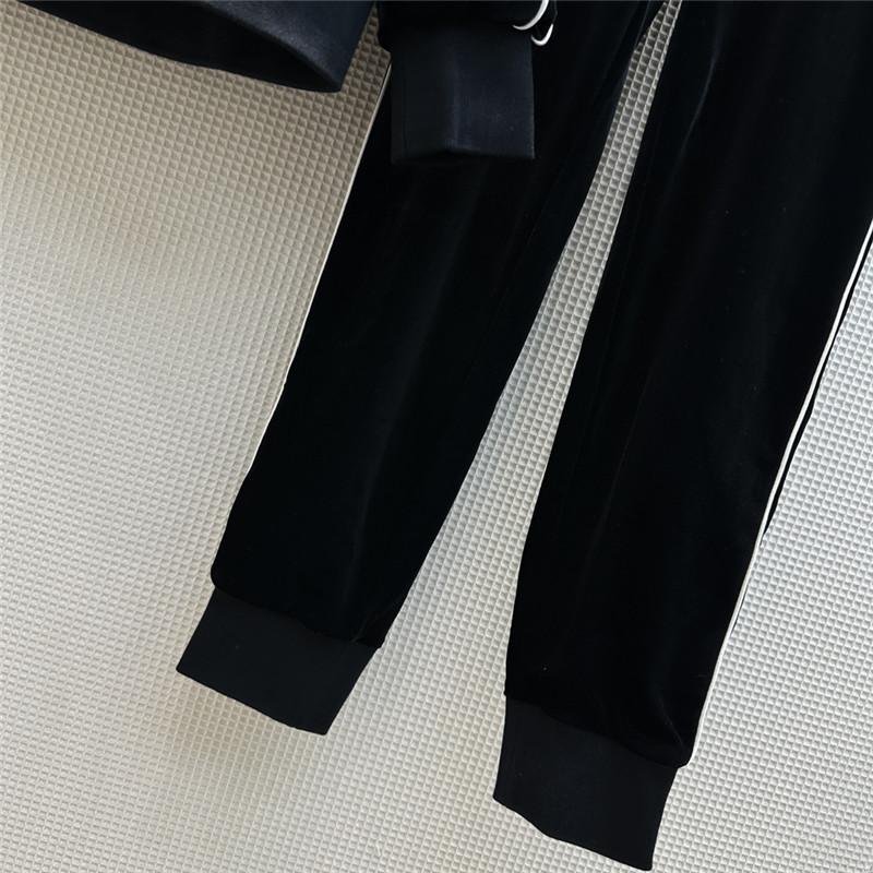 F**di hooded contrasting velvet top + casual pants set