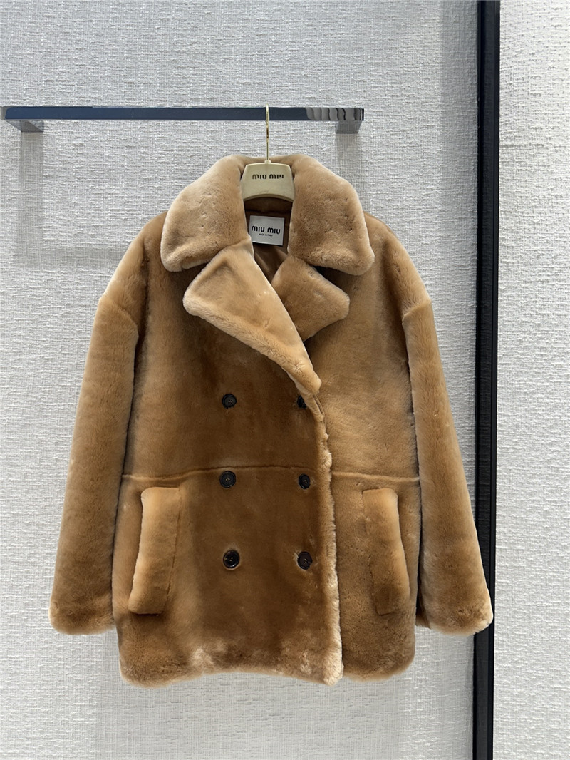 M1um1u double-breasted short and medium fur coat