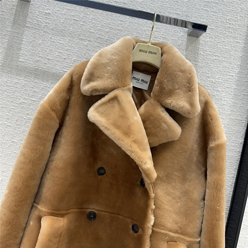 M1um1u double-breasted short and medium fur coat