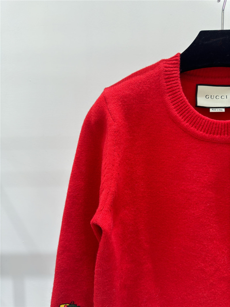 Gvc*1 appliqu¨¦ knitted sweater in red