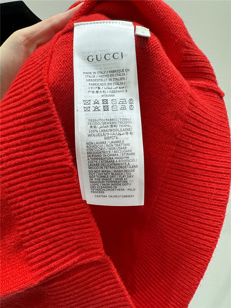 Gvc*1 appliqu¨¦ knitted sweater in red