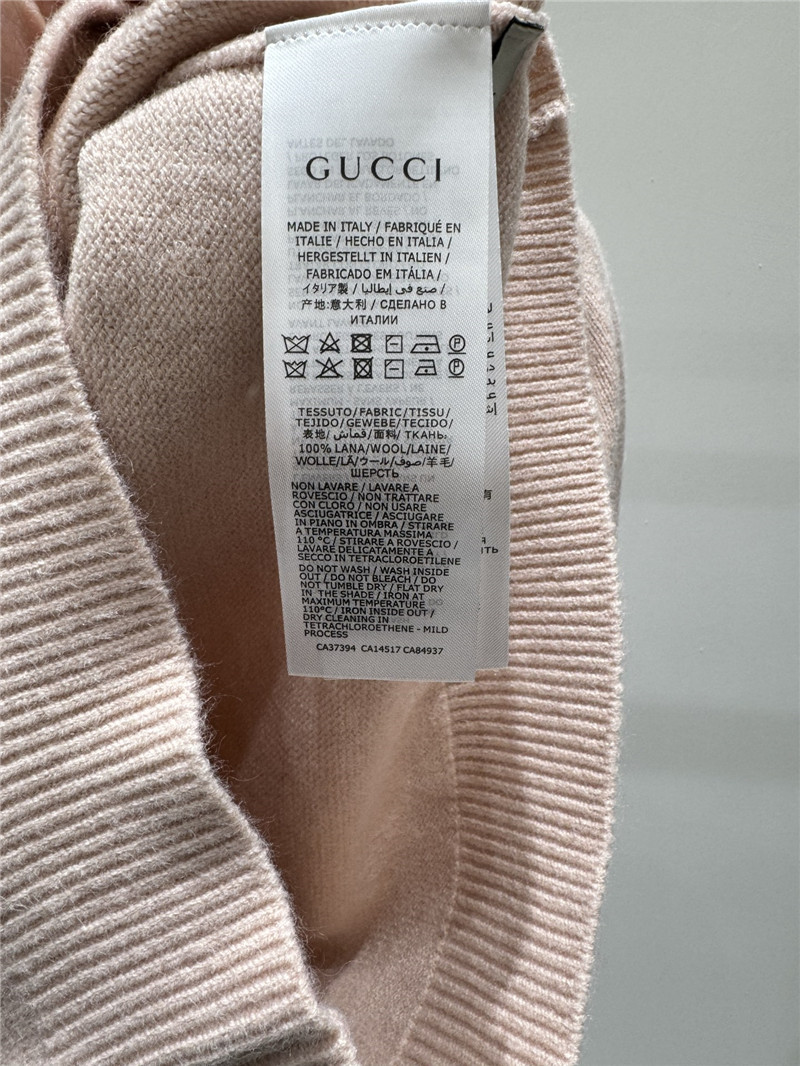 Gvc*1 appliqu¨¦ knitted sweater in beige