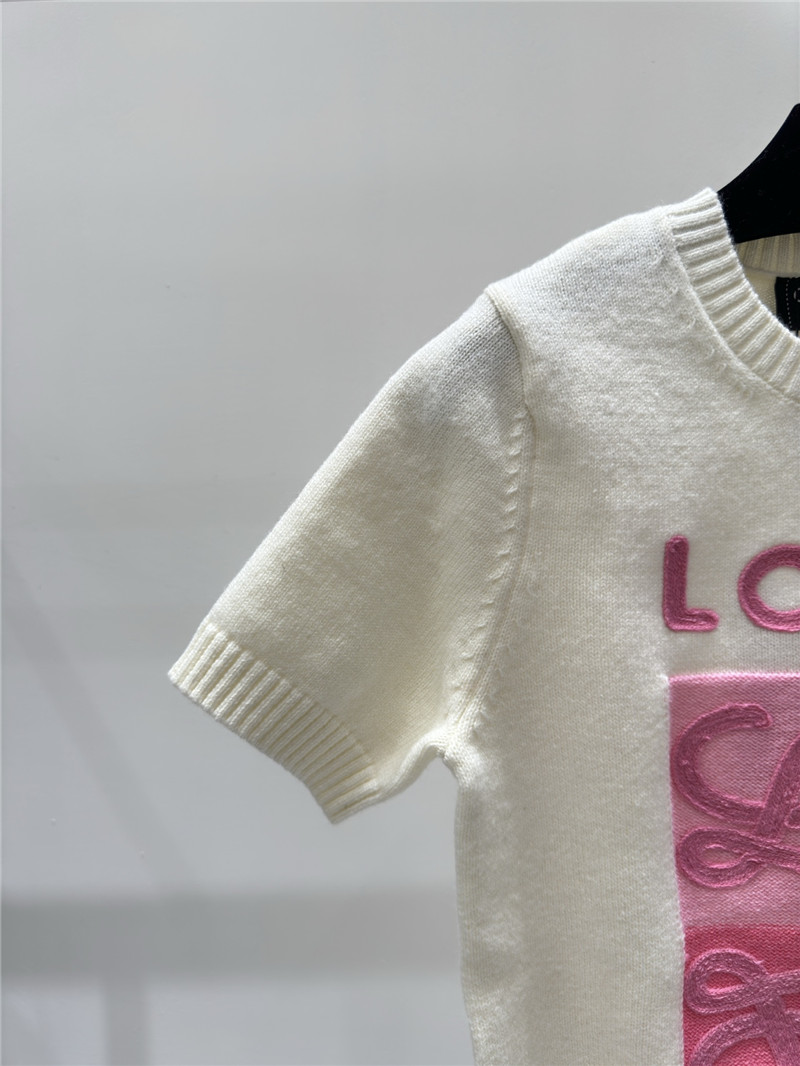 L0ew* logo knitted short sweater in white