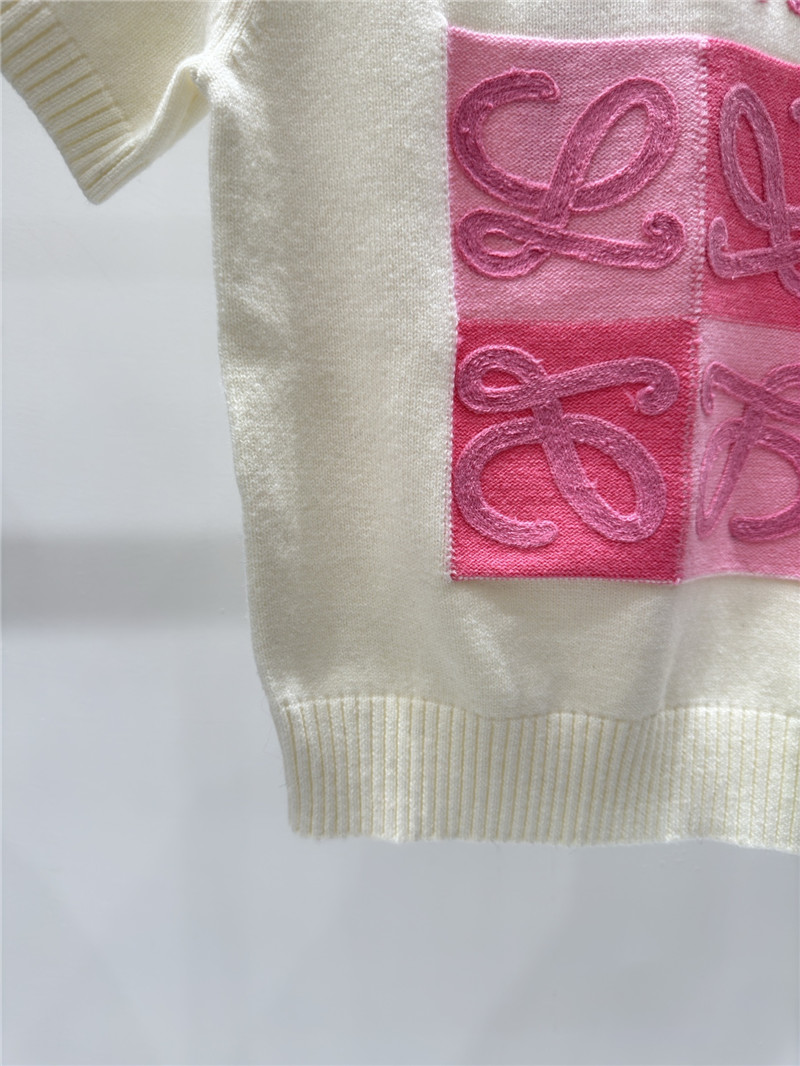 L0ew* logo knitted short sweater in white