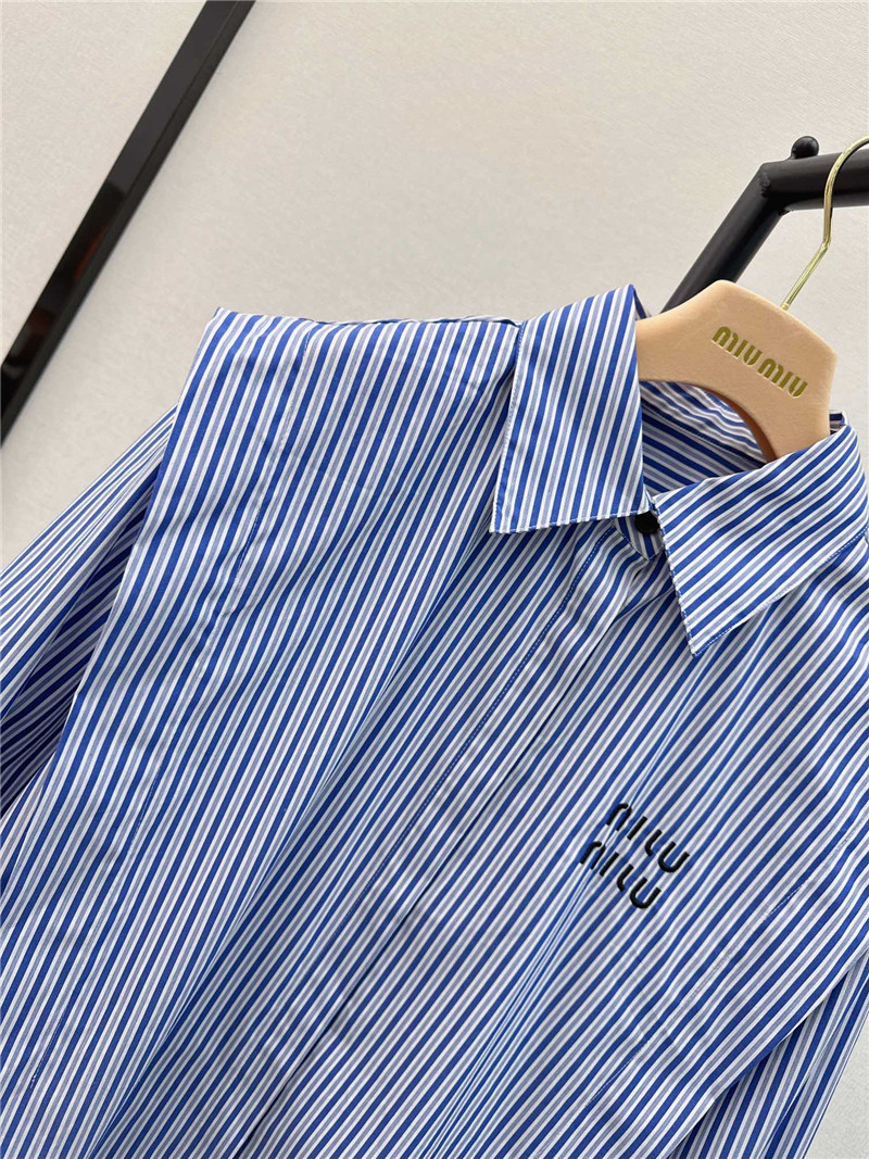 M1um1u loose silhouette design shirt