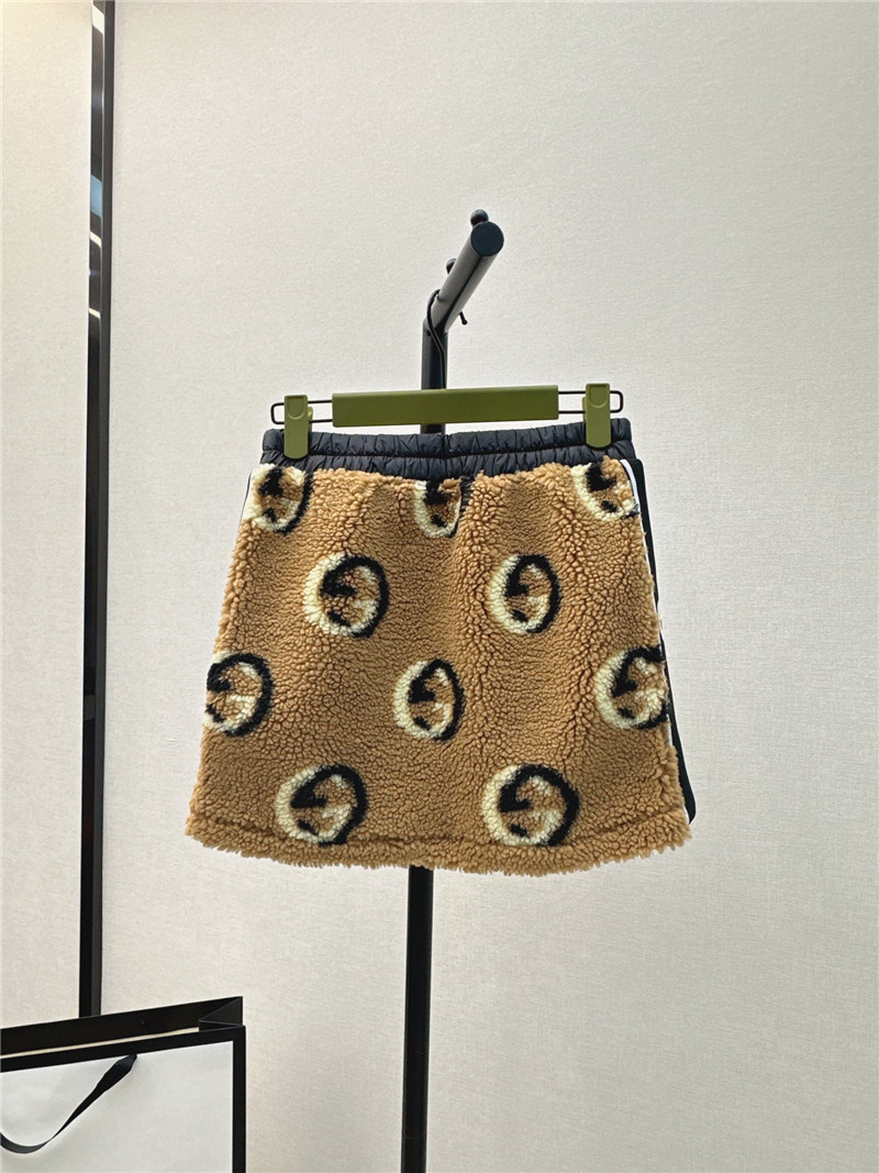 Gvc*1 lamb wool skirt