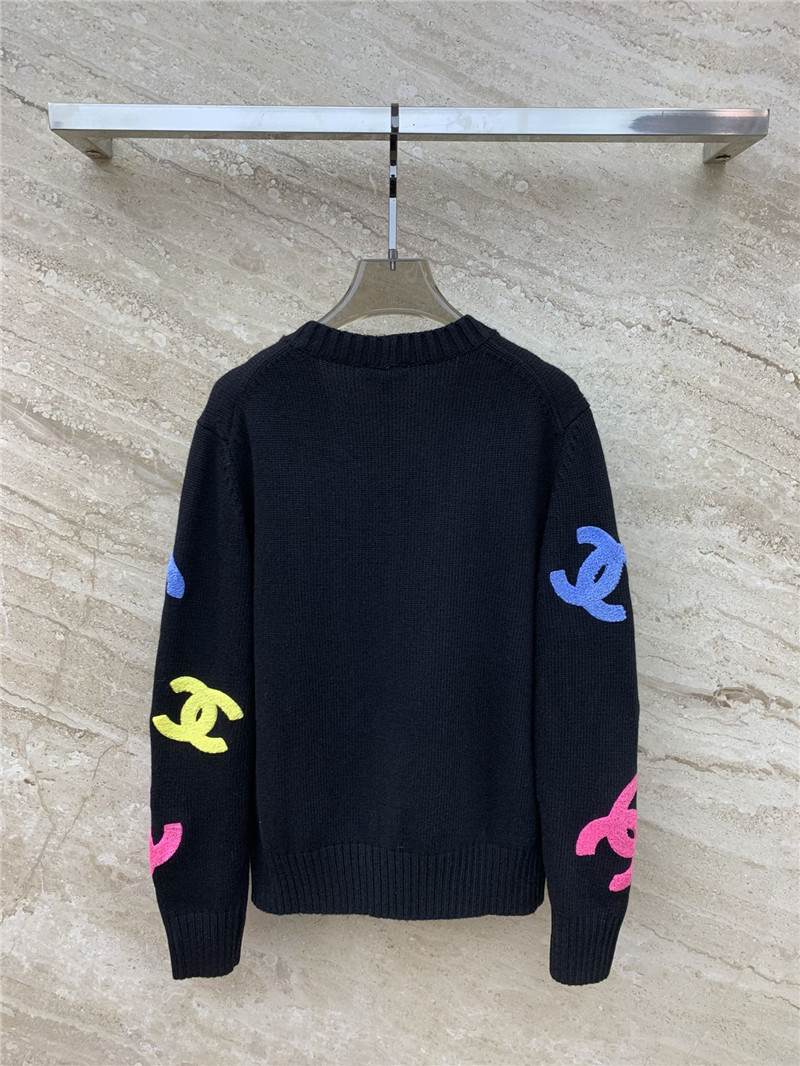 Ch**el colorful logo v-neck cardigan black