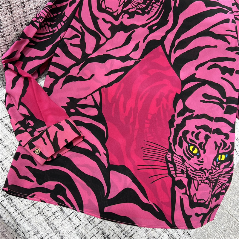 Va1e*ntin0 silk material full digital positioning printed ribbon shirt