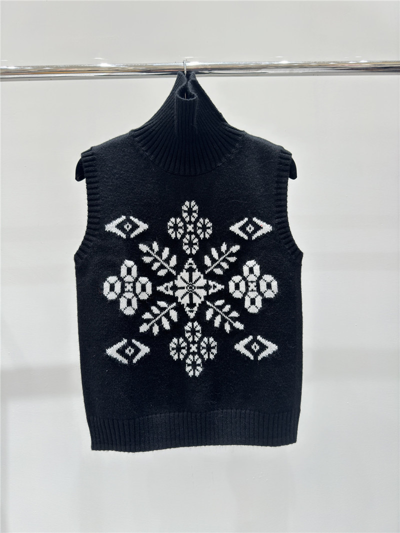 L0ew* jacquard knit turtleneck vest navy