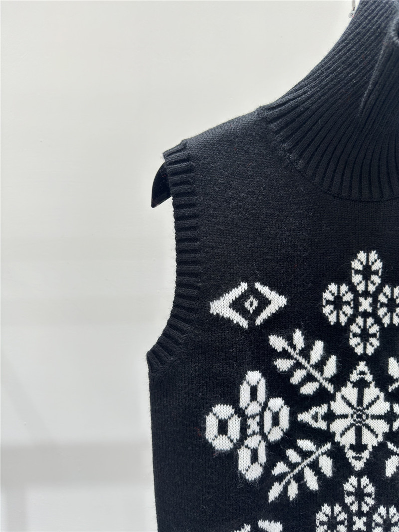 L0ew* jacquard knit turtleneck vest navy