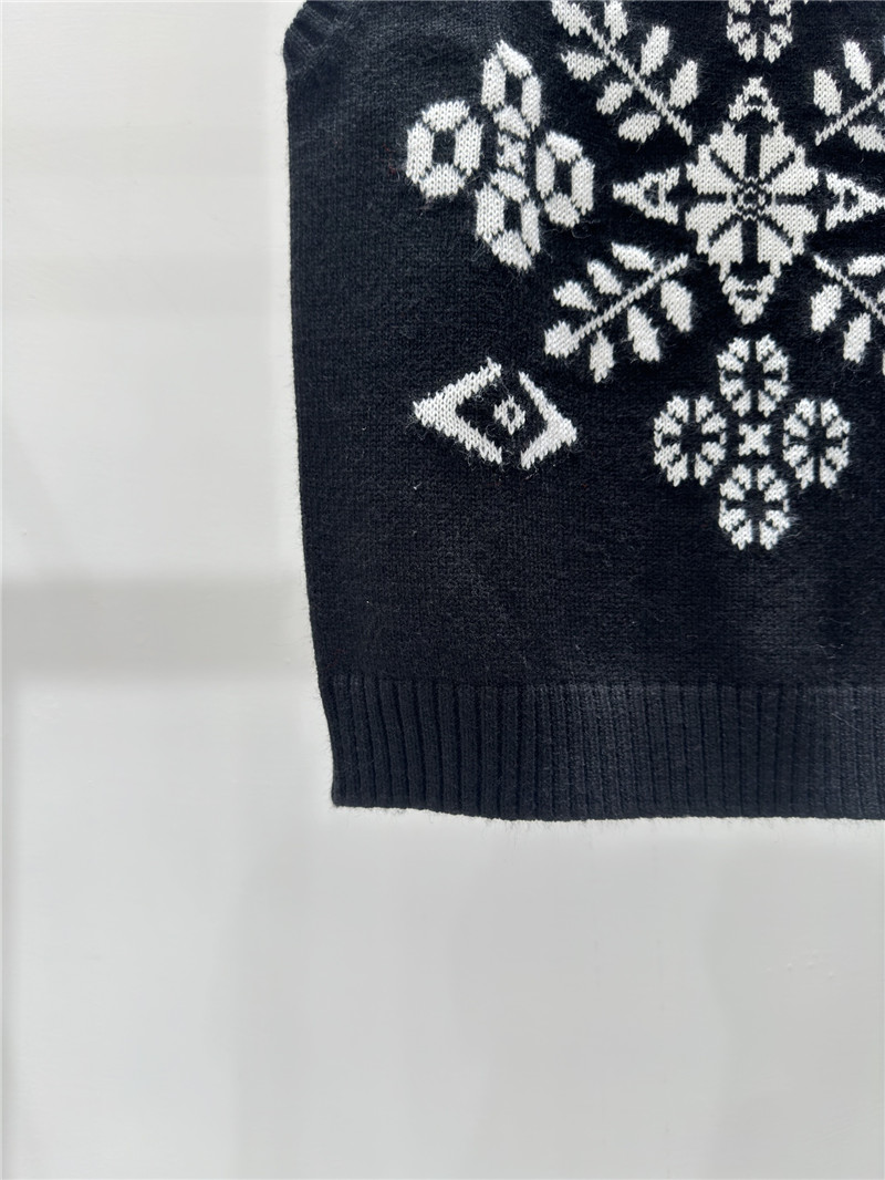 L0ew* jacquard knit turtleneck vest navy