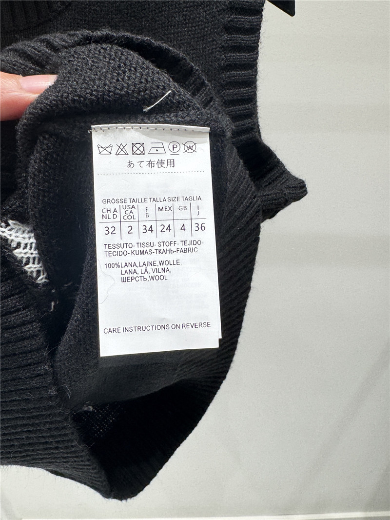 L0ew* jacquard knit turtleneck vest navy