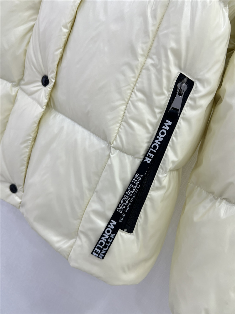 Moncler contrasting color hooded bread down jacket